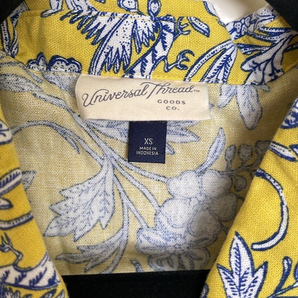 Linen button up 🌻 - Picture 4 of 4